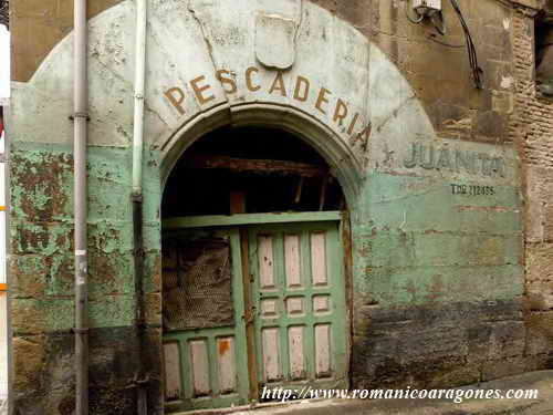 CASONA A PONIENTE DEL TEMPLO